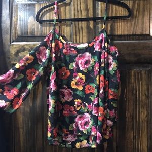 Nabee flowered cut- out shoulder shirt, size M.